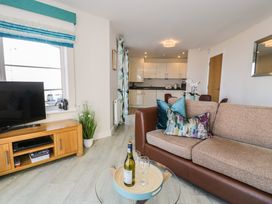 Ocean View Apartment - North Wales - 1066096 - thumbnail photo 8