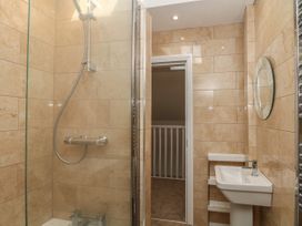 Willow Cottage - Peak District - 1066252 - thumbnail photo 17
