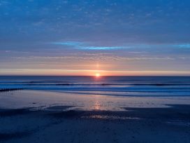 Sea Front Apartment - North Yorkshire (incl. Whitby) - 1066808 - thumbnail photo 17