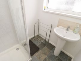 27 Lon Ffawydd - North Wales - 1067193 - thumbnail photo 11