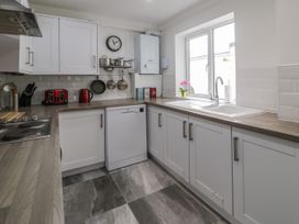 Apartment 1 - Llandudno Central - North Wales - 1067208 - thumbnail photo 8