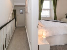 Apartment 1 - Llandudno Central - North Wales - 1067208 - thumbnail photo 11