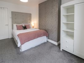 Apartment 1 - Llandudno Central - North Wales - 1067208 - thumbnail photo 15