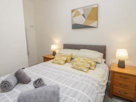 2 Treborth Mews - North Wales - 1067323 - thumbnail photo 12