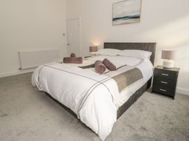 2 Treborth Mews - North Wales - 1067323 - thumbnail photo 14