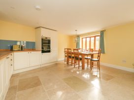 The Hayloft, Burton Bradstock - Dorset - 1069217 - thumbnail photo 7