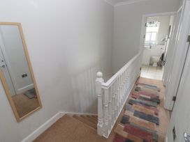 Crown Cottage - South Wales - 1069255 - thumbnail photo 23
