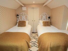 Holly Cottage - North Yorkshire (incl. Whitby) - 1069742 - thumbnail photo 39