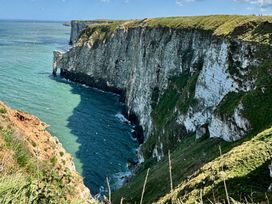 A cliff overlooking the ocean at Bobbies' Retreat, 20 High Street Bridlington
