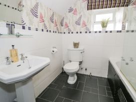 Orsedd Wen Farmhouse - North Wales - 1070178 - thumbnail photo 31