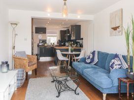 2 Beach Cottage - Devon - 1071767 - thumbnail photo 7