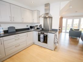 14 Parc Delfryn - Anglesey - 1073129 - thumbnail photo 11