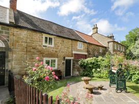Chapel Cottage - North Yorkshire (incl. Whitby) - 1073539 - thumbnail photo 1