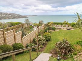 A garden with an ocean view at Island View in Carbis Bay