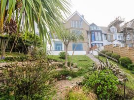 A house with garden and steps at Island View in Carbis Bay