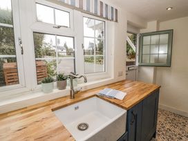Periwinkle Cottage -  - 1074062 - thumbnail photo 9