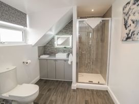 23 Carmen Sylva Road - North Wales - 1074675 - thumbnail photo 20