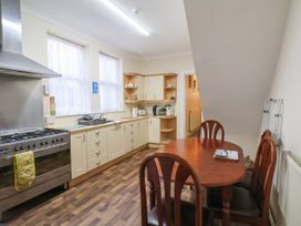 Sunnyside Holiday Apartment 1 - North Yorkshire (incl. Whitby) - 1074712 - thumbnail photo 12