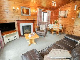 Holly Lodge - North Yorkshire (incl. Whitby) - 1075017 - thumbnail photo 4