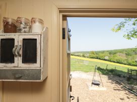 The Shepherds Hut at Marley - Kent & Sussex - 1075279 - thumbnail photo 2