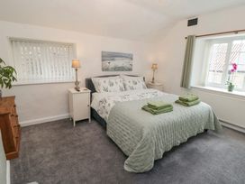 The Hideaway - North Yorkshire (incl. Whitby) - 1075934 - thumbnail photo 12