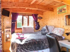 Packhorse Shepherd’s Hut - Peak District & Derbyshire - 1076139 - thumbnail photo 8