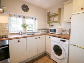 Manor Barn Cottage - Peak District - 1076514 - thumbnail photo 14