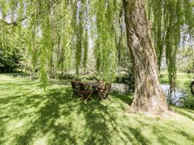 The River House. Avon Valley. Stonehenge (with fishing) - Somerset & Wiltshire - 1076792 - thumbnail photo 47