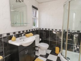 131 Trinity Avenue - North Wales - 1077590 - thumbnail photo 17