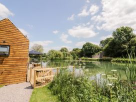 Oak Lodge At Bridge Lake Farm & Fishery - Cotswolds - 1078118 - thumbnail photo 13