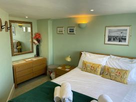 Monarch - Dorset - 1078324 - thumbnail photo 13