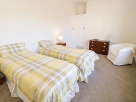 Seawinds 2a - North Wales - 1079305 - thumbnail photo 16