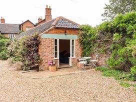 The Old Mower Shed - Lincolnshire - 1079408 - thumbnail photo 21