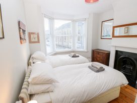 Beckford Cottage - Isle of Wight & Hampshire - 1080042 - thumbnail photo 13
