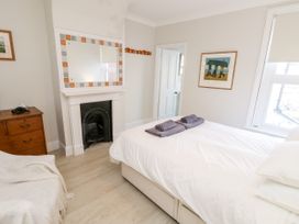 Beckford Cottage - Isle of Wight & Hampshire - 1080042 - thumbnail photo 18