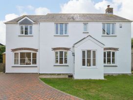 A house with multiple windows and a front door at Tresow in Rock