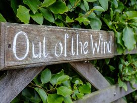 Out of the Wind - Cornwall - 1080618 - thumbnail photo 2