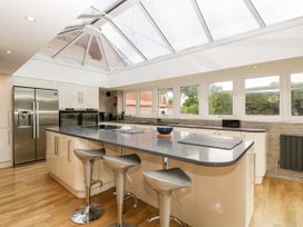 Sherpa - Hampshire - 1082051 - thumbnail photo 12