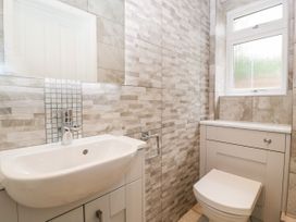 Sherpa - Hampshire - 1082051 - thumbnail photo 15