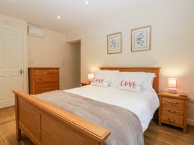 Sherpa - Hampshire - 1082051 - thumbnail photo 17