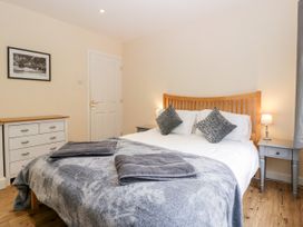 Sherpa - Hampshire - 1082051 - thumbnail photo 23