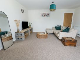 Beachcomb - Dorset - 1083686 - thumbnail photo 2