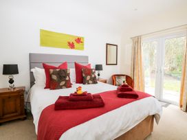 Heath Retreat - Kent & Sussex - 1083739 - thumbnail photo 23