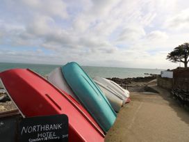 Champagne - Isle of Wight & Hampshire - 1083788 - thumbnail photo 37