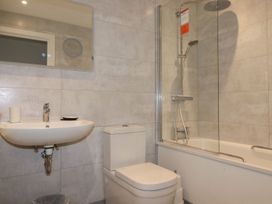 Beachview Apartment 1 - Cornwall - 1084330 - thumbnail photo 13