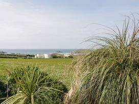 Beachview Apartment 5 - Cornwall - 1084764 - thumbnail photo 15