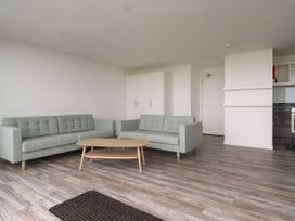 Beachview Apartment 6 - Cornwall - 1084765 - thumbnail photo 4