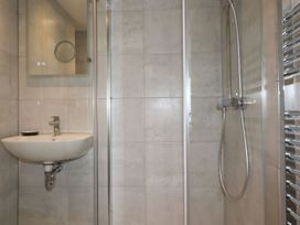 Beachview Apartment 6 - Cornwall - 1084765 - thumbnail photo 11