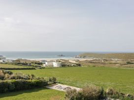 Beachview Apartment 6 - Cornwall - 1084765 - thumbnail photo 18