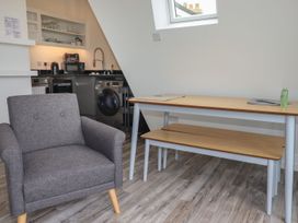 Beachview Apartment 7 - Cornwall - 1084766 - thumbnail photo 7